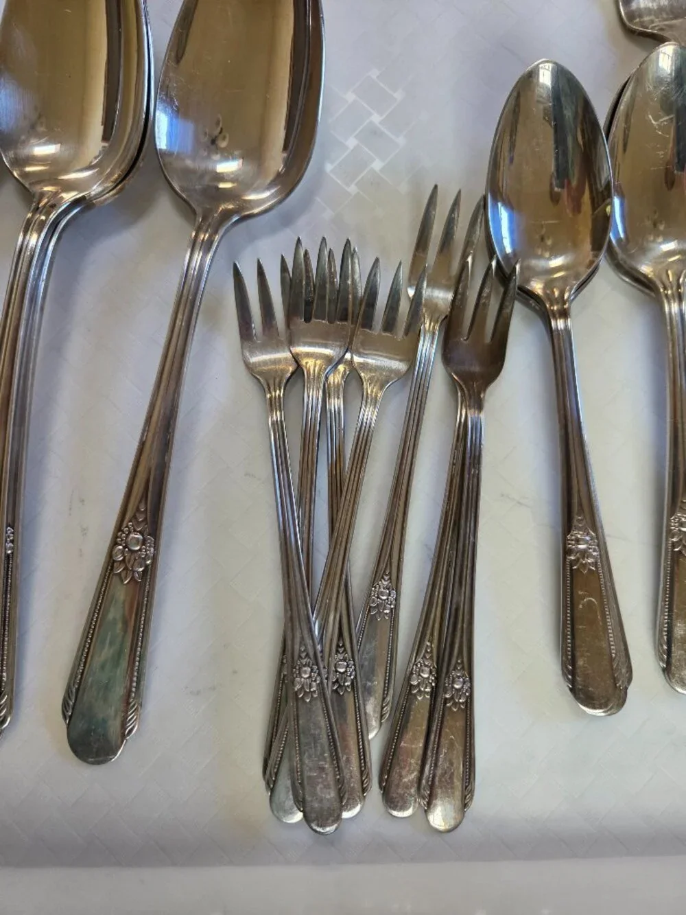 vintage silverplate memory hiawatha pattern 24 piece WM ROGERS